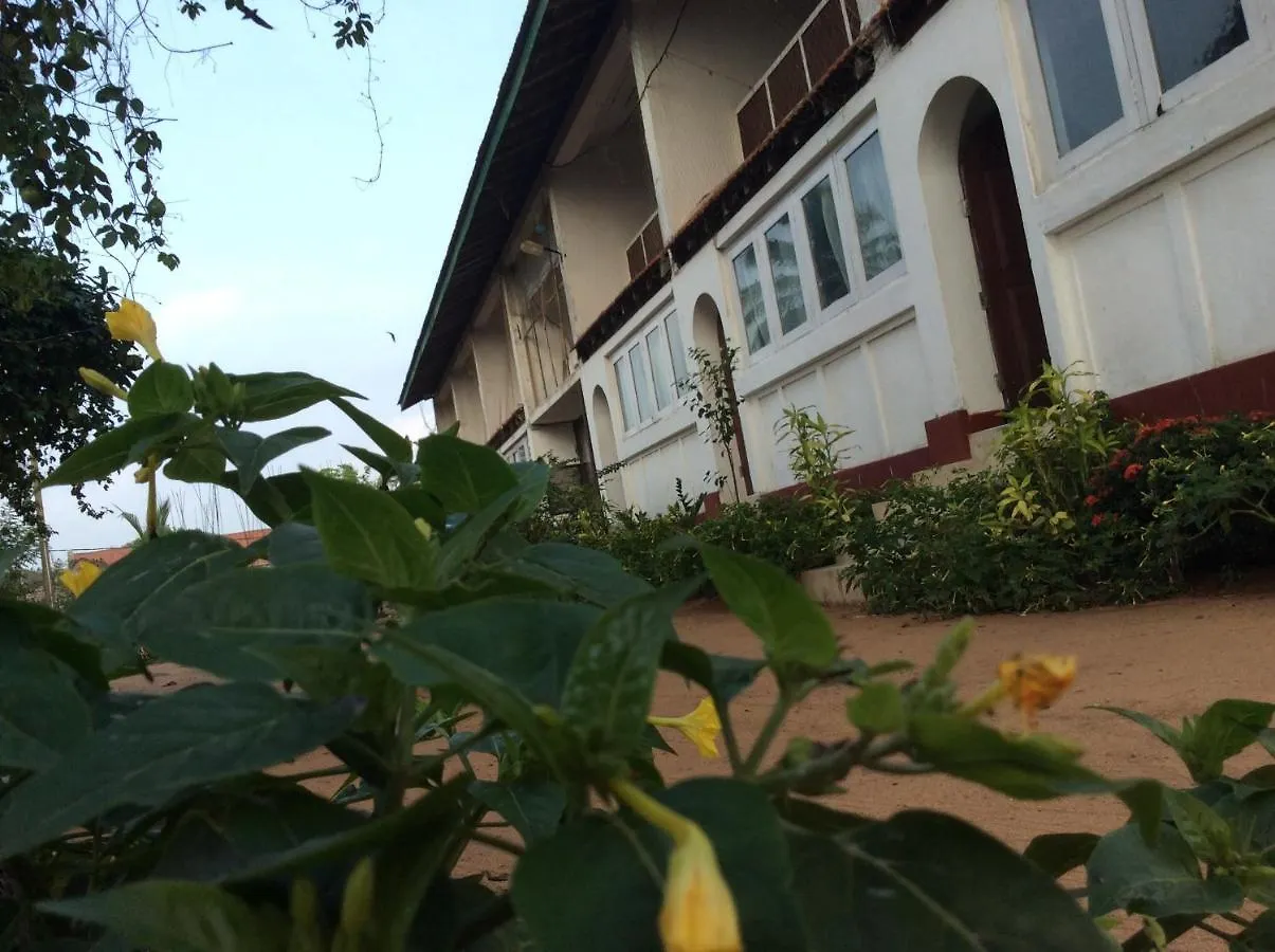 New Rest House Sea View Hotel Negombo
